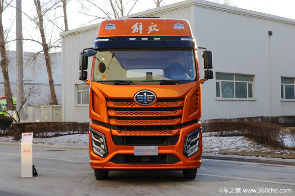 一汽解放 J6V重卡 精英版 560马力 6X4 牵引车(CA4250P66K25T1E6)