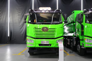 一汽解放 J6P 领航版 460马力 8X4 7.6米CNG自卸车