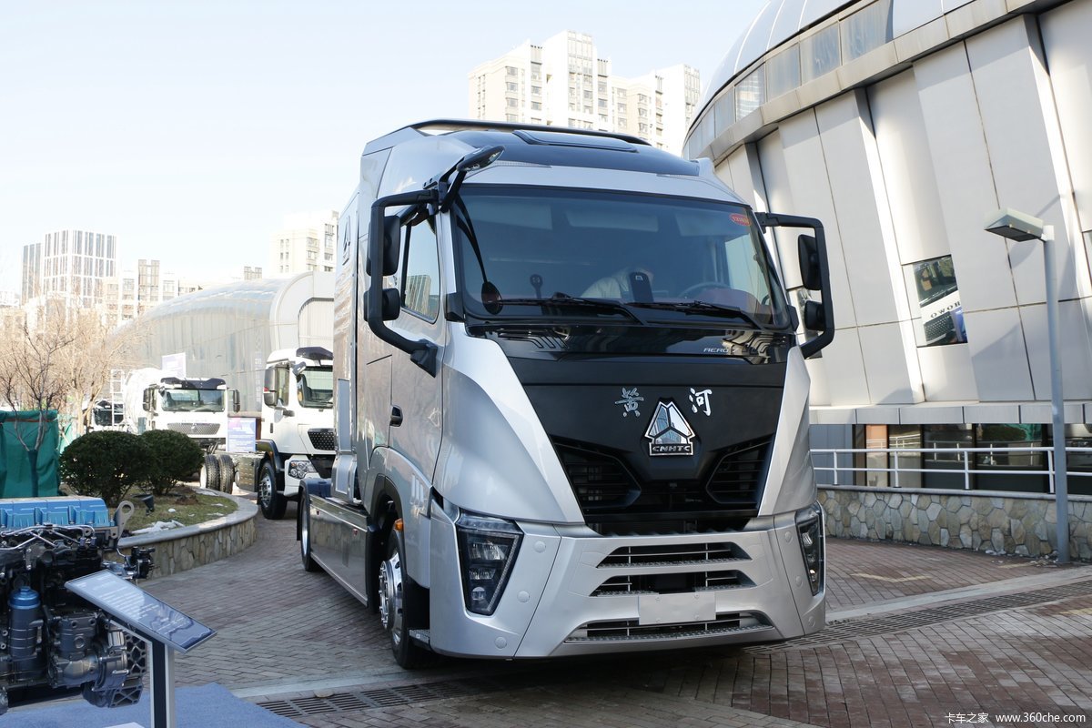 中国重汽 黄河 X7重卡 490马力 4X2 AMT自动挡牵引车(国六)