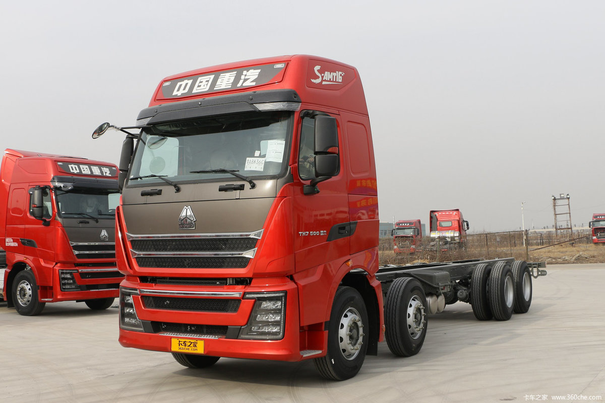 中国重汽 HOWO TH7重卡 500马力 8X4 8.6米AMT自动挡栏板载货车(国六)