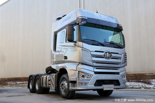 一汽解放 J7重卡 560马力 6X4 牵引车(一汽解放12挡)(液缓)(CA4250P77K25T1E6)