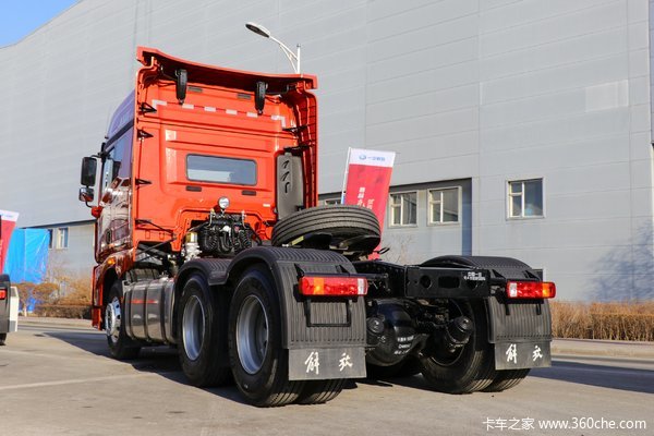 优惠 0.7万  包头解放JH6牵引车促销中