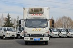 江淮 帅铃E中体 129马力 4X2 CNG 4.18米冷藏车(HFC5045XLCP22N1C3S)图片