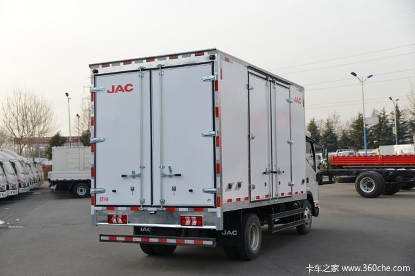 车型推荐：江淮 骏铃A8 160马力 4.15米单排厢式轻卡