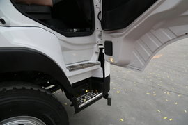 豪沃V5-X 自卸车驾驶室                                               图片