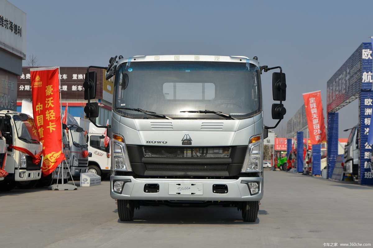 中国重汽HOWO 悍将 150马力 4.15米单排栏板轻卡(4.33速比)