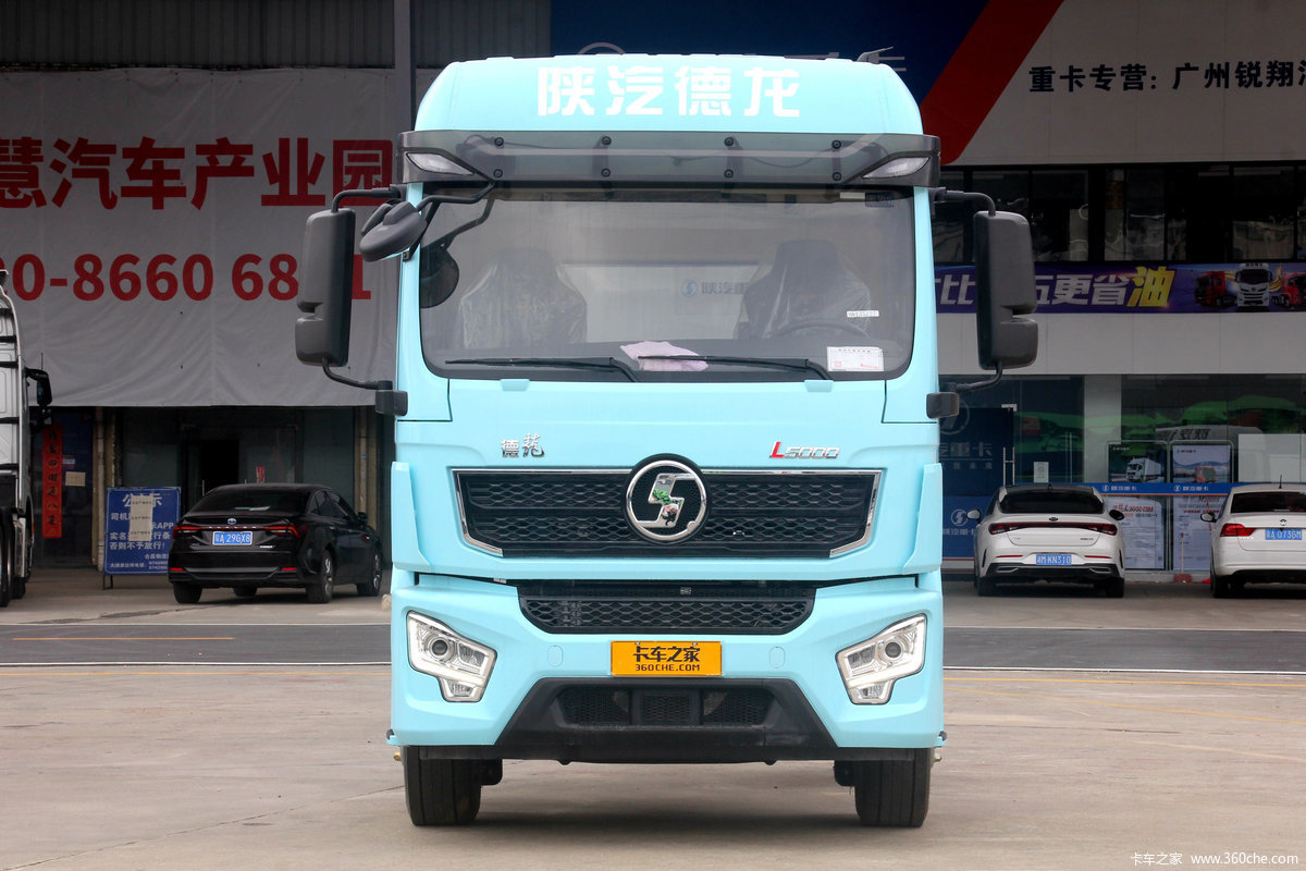 陕汽重卡 德龙L5000 超值版 240马力 4X2 8.7米厢式载货车(国六)