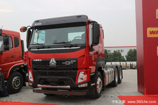 中国重汽成都商用车 豪沃v7-x 460马力 6x4 牵引车(国六)