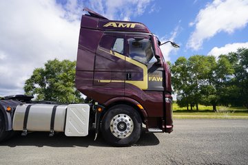 一汽解放 j6v重卡 560马力 6x4 amt自动挡牵引车(国六)(ca4250p66k25