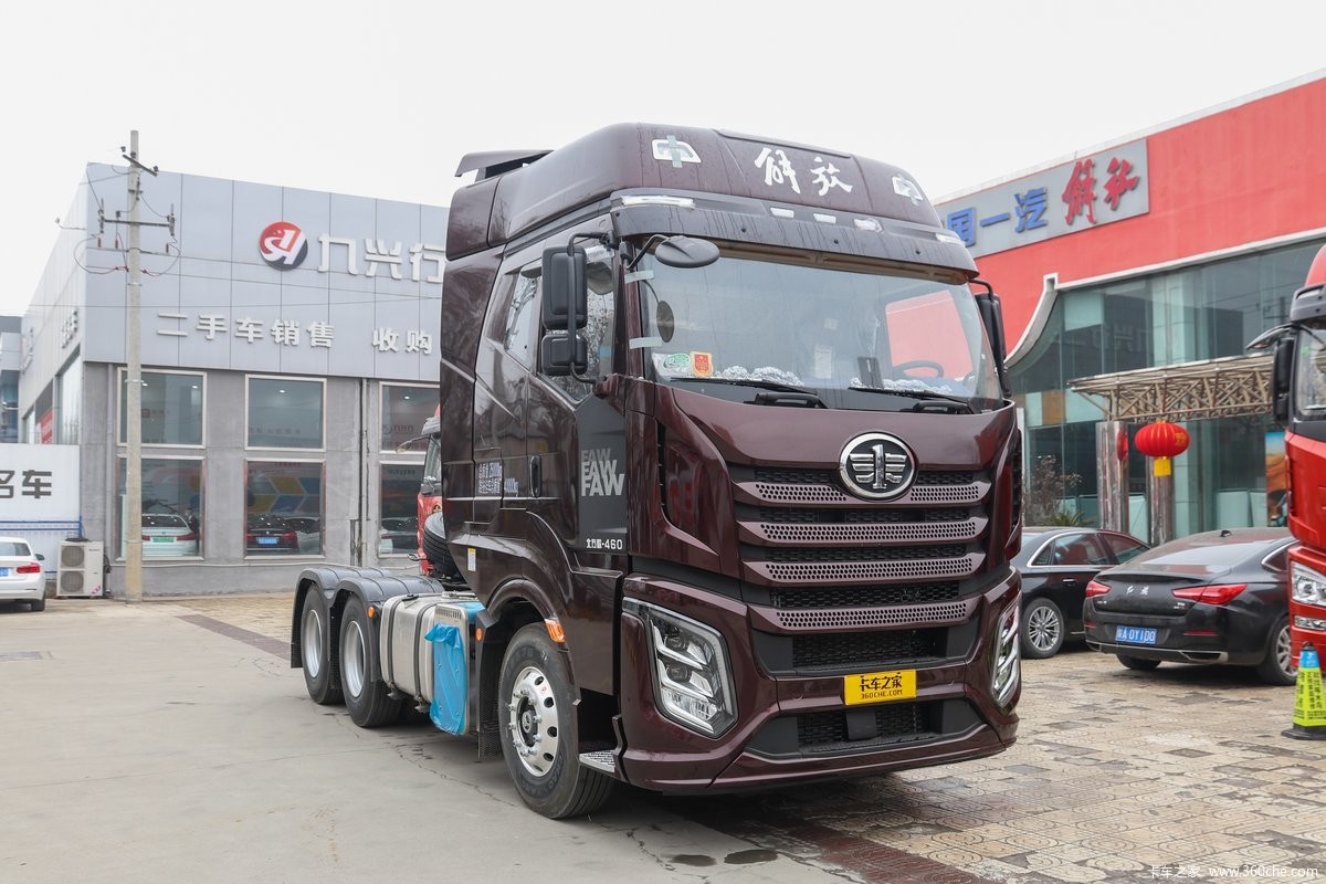 一汽解放 J6V重卡 经典版 560马力 6X4 危险品牵引车(液缓)