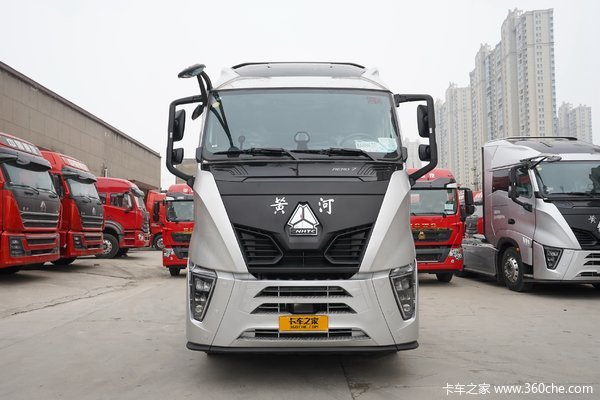中國重汽黃河X7牽引車長途物流的首選