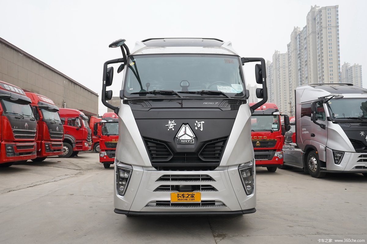 中国重汽 黄河 X7重卡 570马力 6X4 AMT自动挡牵引车(国六)