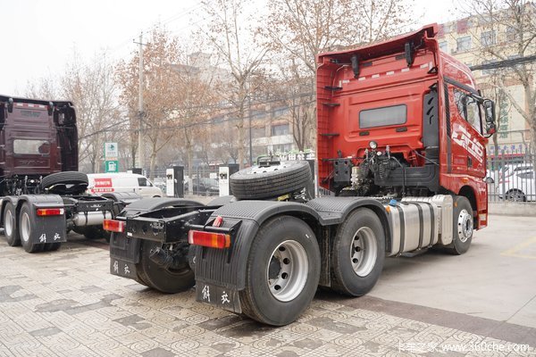 让利13万元泰安银月解放jh6550马力牵引车优惠促销中