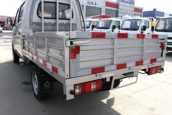 新豹t1载货车限时促销中优惠02万