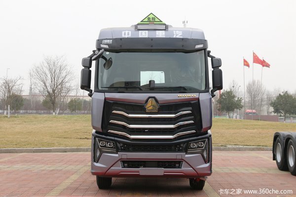中国重汽 HOWO Max重卡 460马力 6X4 CNG危险品牵引车(国六)(ZZ4257V424KF1CW)