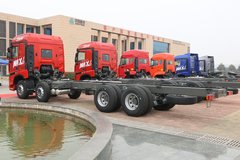 中国重汽 HOWO MAX 510马力 8X4 9.55米厢式载货车(国六)(ZZ5317XXYV446KF1)