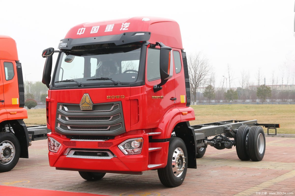 中国重汽 豪沃NX中卡 270马力 4X2 6.2米栏板载货车(潍柴)(8挡)