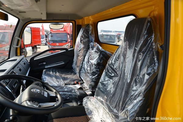多利卡D8载货车郑州市火热促销中 让利高达0.6万