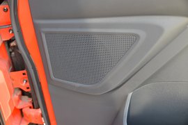多利卡D6 冷藏车驾驶室                                               图片
