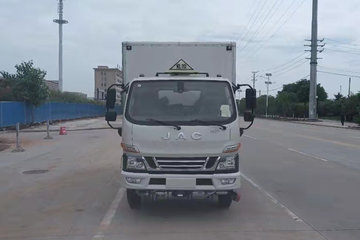 江淮 骏铃V5 130马力 4X2 4.1米气瓶运输车(国六)(HTW5041XRQJH6)