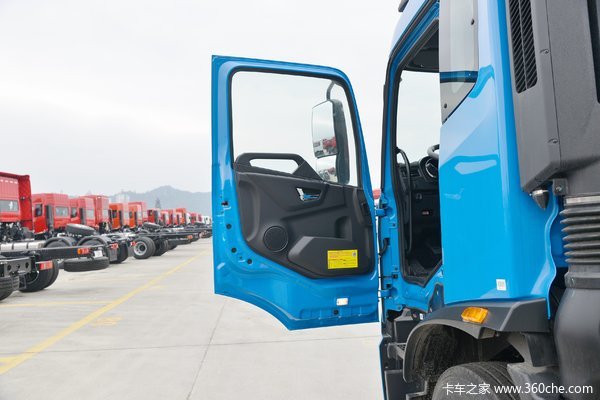 新款天锦KR载货车，6.8米车身、16吨-18吨、现货充足！！