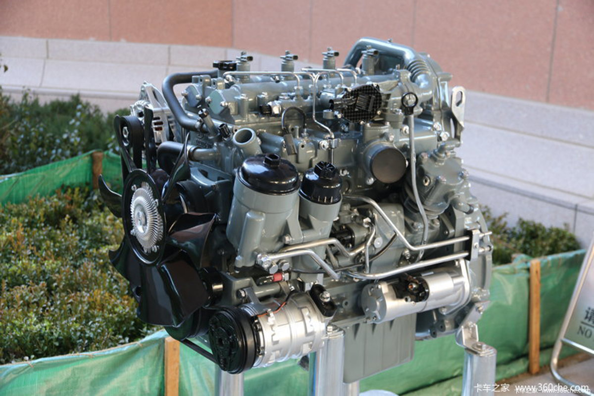 大柴CA4DD3-16E68 160马力 2.5L 国六 柴油发动机