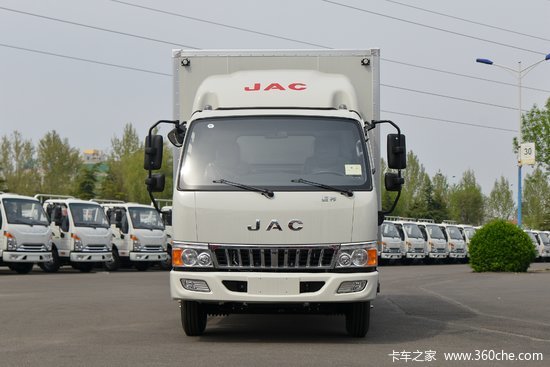 江淮 骏铃e5 132马力 3.82米排半厢式轻卡(国六)(hfc5045xxyp22k1c7s)