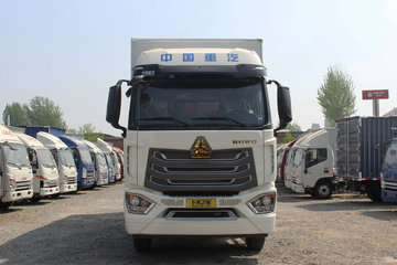 中国重汽 豪沃NX中卡 250马力 4X2 8.6米厢式载货车(ZZ5187XXYK711JF1)