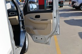 新豹T3 冷藏车驾驶室                                               图片
