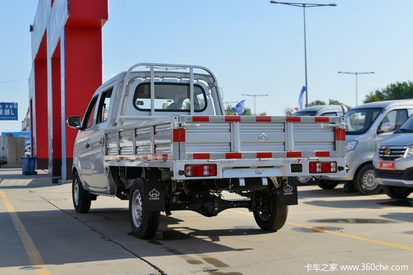 新豹T3载货车重庆市火热促销中 让利高达0.2万