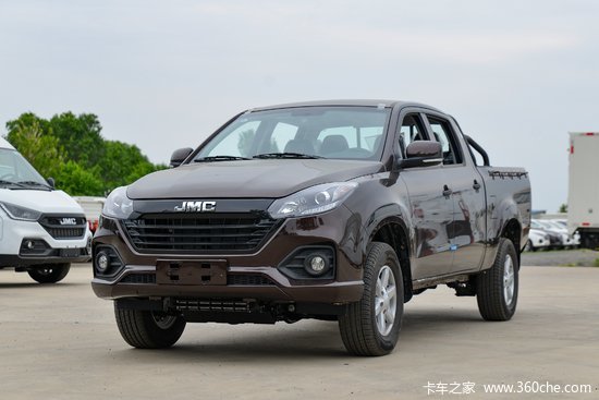 江铃新宝典2022款舒适版25t柴油140马力手动两驱长轴双排皮卡国六