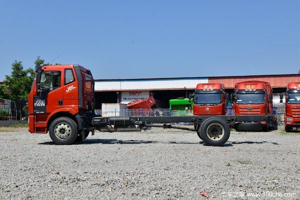 一汽解放 新J6L重卡 220马力 4X2 6.8米厢式载货车(国六)(CA5180XXYP62K1L4E6)