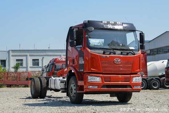 一汽解放 j6l中卡 创富版 220马力 4x2 5.