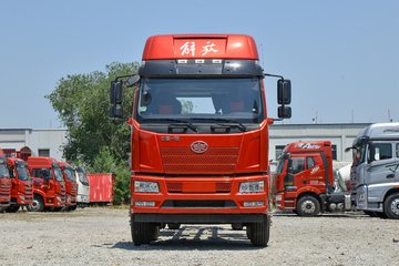 一汽解放 J6L中卡 尊享版 绿通款 260马力 4X2 6.75米栏板载货车(国六)(高顶)(速比4.1)(CA1180P62K1L4E6)