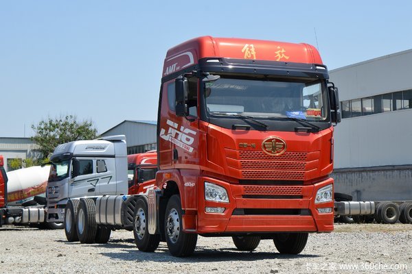 青岛解放 JH6重卡 领航版2.0 550马力 8X4 8.6米仓栅式载货车(国六)(CA5310CCYP25K15L7T4E6A80)