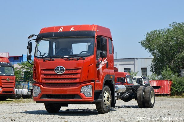 青岛解放 JK6 220马力 4X2 6.8米栏板载货车(国六)(CA1171P28K1L4E6)