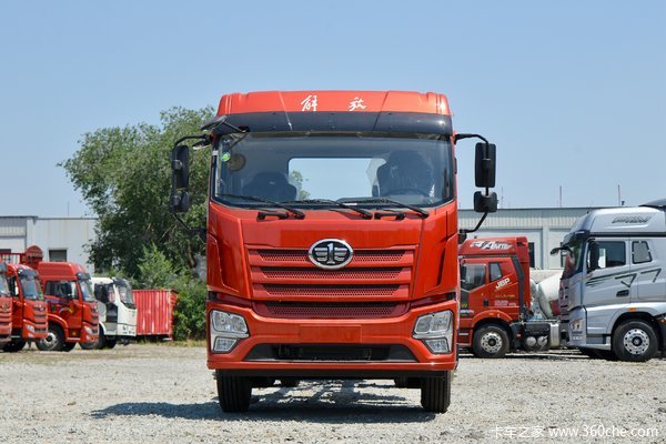 青岛解放 JK6中卡 260马力 4X2 7.75米厢式载货车(国六)(CA5180XXYP28K1L5E6A80)