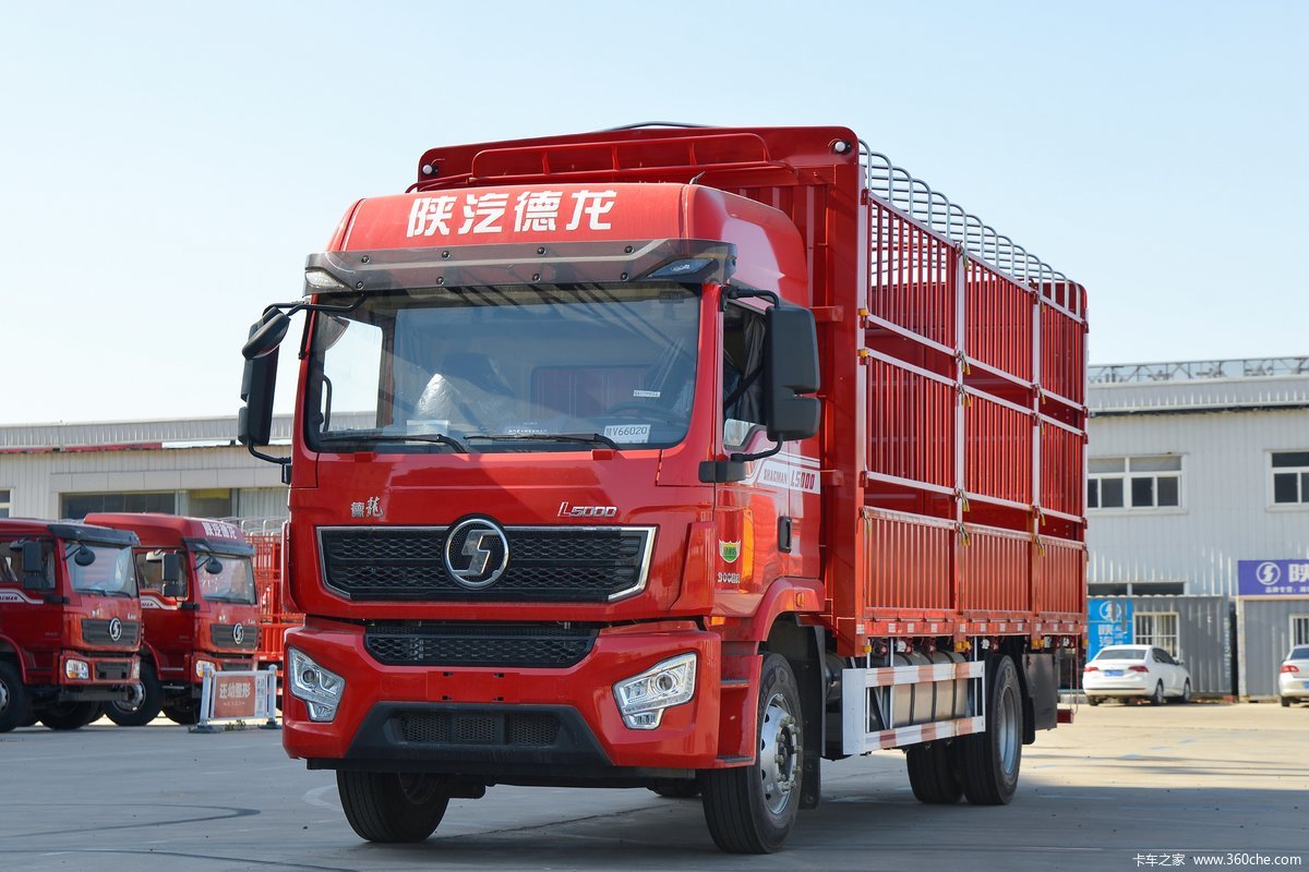 陕汽重卡 德龙L5000 超值版 270马力 4X2 6.8米仓栅式载货车(速比4.625)