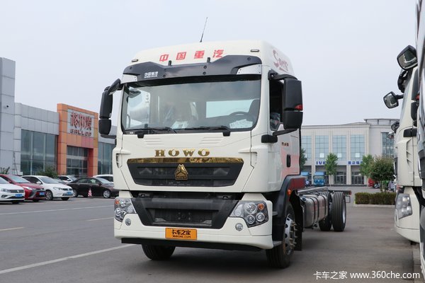 中国重汽 HOWO TX 270马力 4X2 9.6米翼开启厢式载货车(国六)(10挡)(ZZ5187XYKN711GF1)
