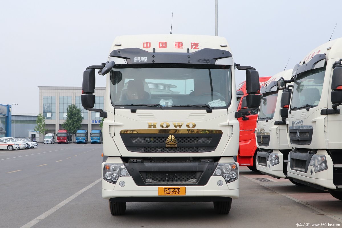 中国重汽 HOWO TX 330马力 6X2 7.8米仓栅式货车(国六)(速比3.7)