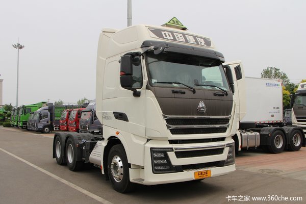 中国重汽 HOWO TH7重卡 460马力 6X4危险品牵引车(国六)(ZZ4257V324HF1W)