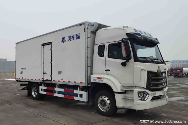 中国重汽 豪沃N5G 270马力 4X2 6.8米冷藏车(奥拓福牌)(APW5180XLCN5G7)