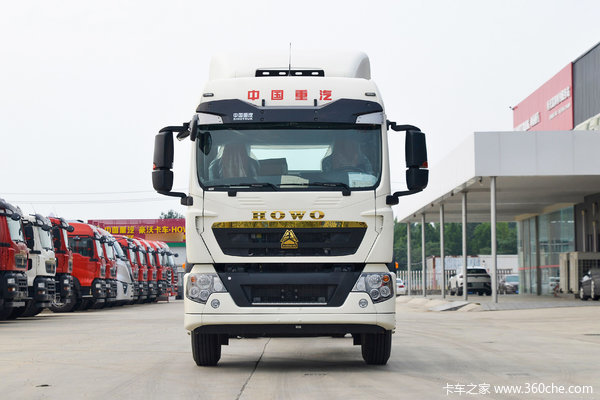 中国重汽 HOWO TX 290马力 6X2 9.6米仓栅式载货车(国六)(ZZ5257CCYN56CGF1)