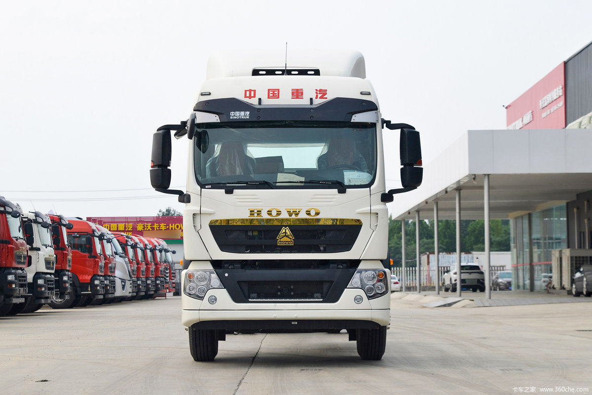 中国重汽 HOWO TX 330马力 6X2 9.6米仓栅式载货车(国六)