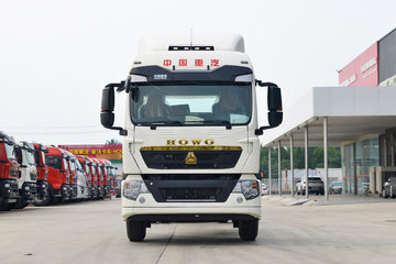 中国重汽 HOWO TX 330马力 6X2 9.6米仓栅式载货车(国六)(ZZ5257CCYN56CGF1)