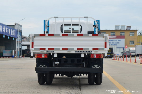 解放 虎VR 132马力 3.7米单排栏板轻卡现车已到店！！