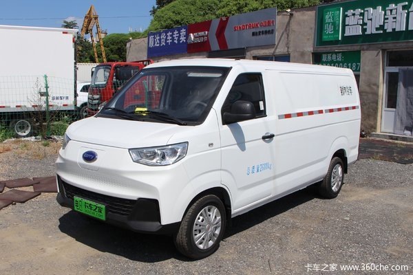 开瑞 江豚 宽裕版 2.7T 4.746米纯电动封闭货车41.86kWh
