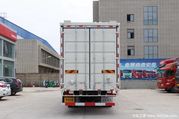 本店为您推荐天锦KR 210马力 4X2 9.8米厢式载货车