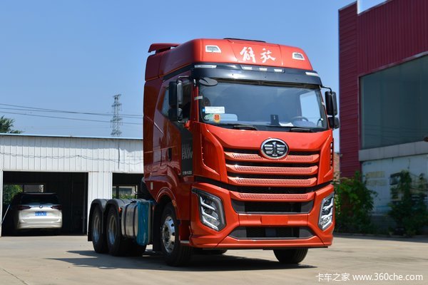 一汽解放 J6V重卡 北方版 520马力 6X4 AMT自动档牵引车(CA4250P66K25T1E6)