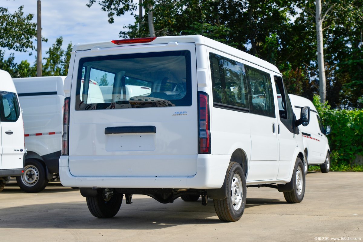 【图】江铃汽车 福顺 145马力 6座 短轴 2.0T柴油 低顶多用途乘用车(国六)_实拍图片_1510562_卡车之家